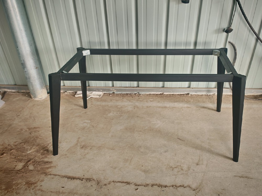 Rhombus-shaped leg table frame